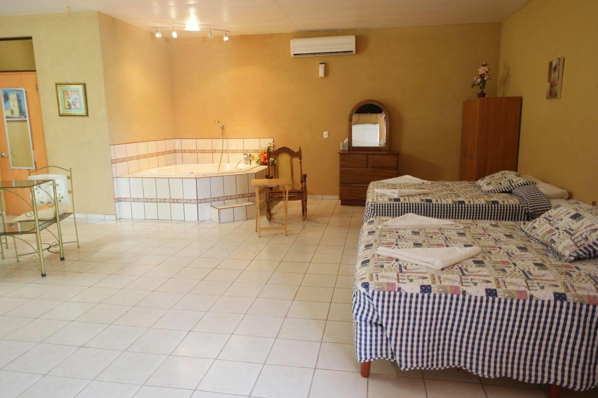 Hotel La Arena Liberia Buitenkant foto